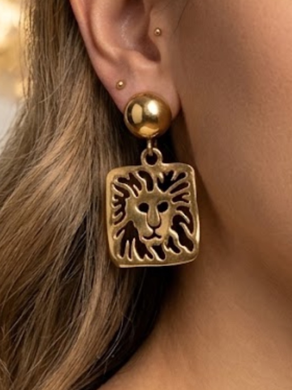 Vintage Jewelry Beautiful Gold Tone Anne Klein Lion Earrings